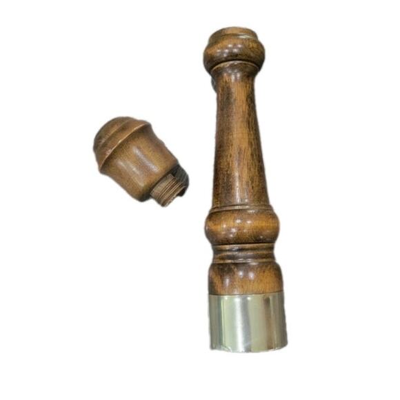 Vintage MCM Wooden Salt & Pepper Shakers Brass Accents Mid-Century Kitchenware - Picture 7 of 8